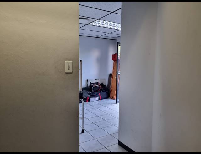 110M² OFFICE TO LET IN SONHEUWEL